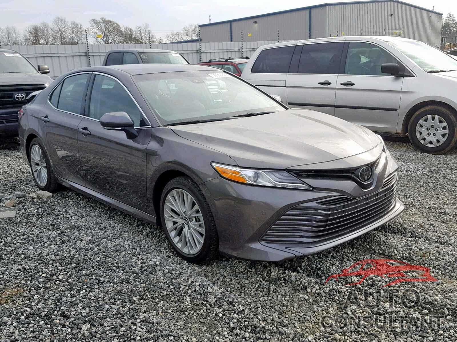 TOYOTA CAMRY 2018 - 5TFAX5GN1LX168773