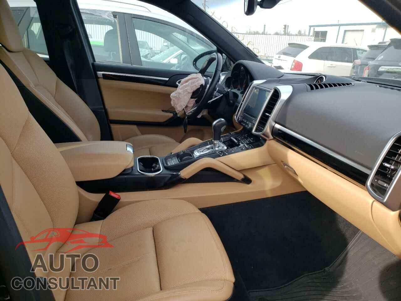 PORSCHE CAYENNE 2018 - WP1AA2A25JKA02702