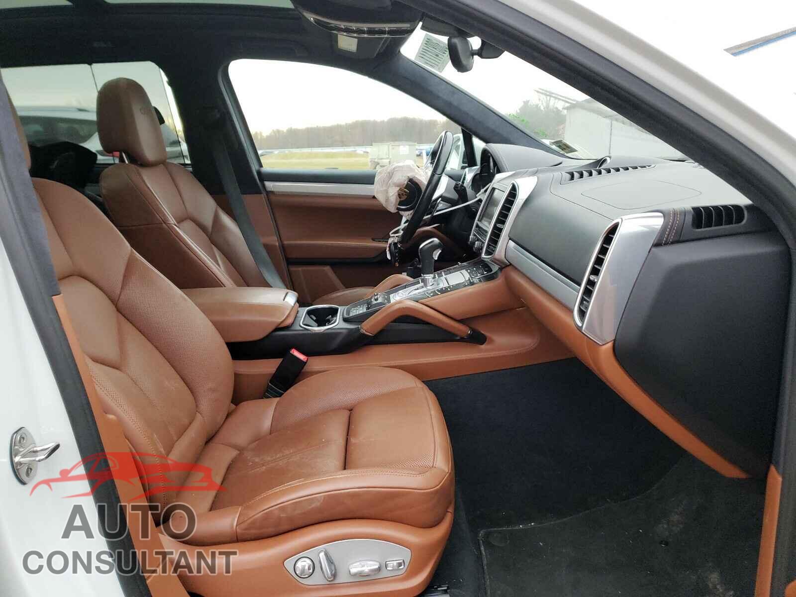 PORSCHE CAYENNE 2016 - WP1AD2A25GLA79192
