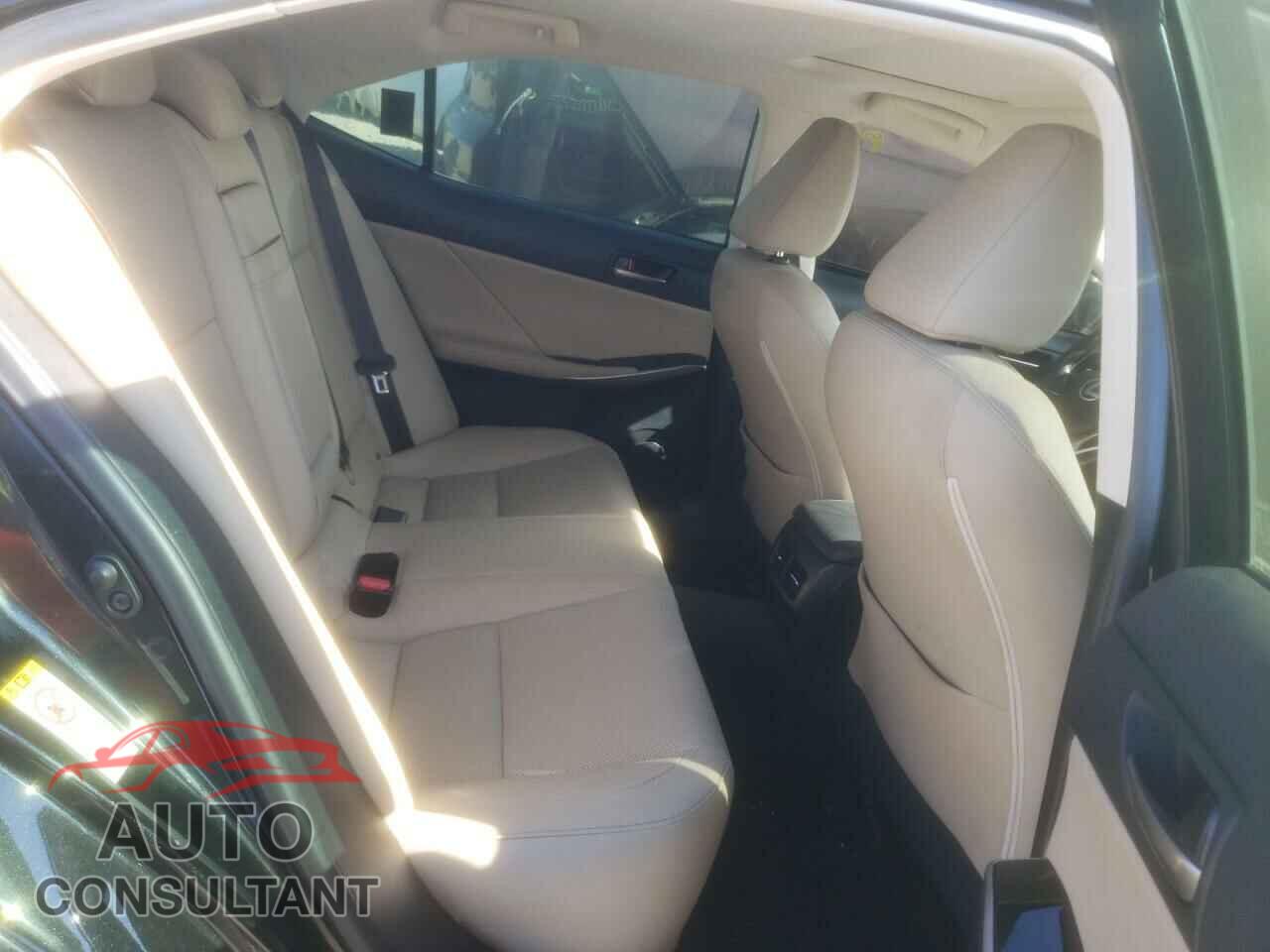 LEXUS IS 2017 - JTHBA1D27H5050849