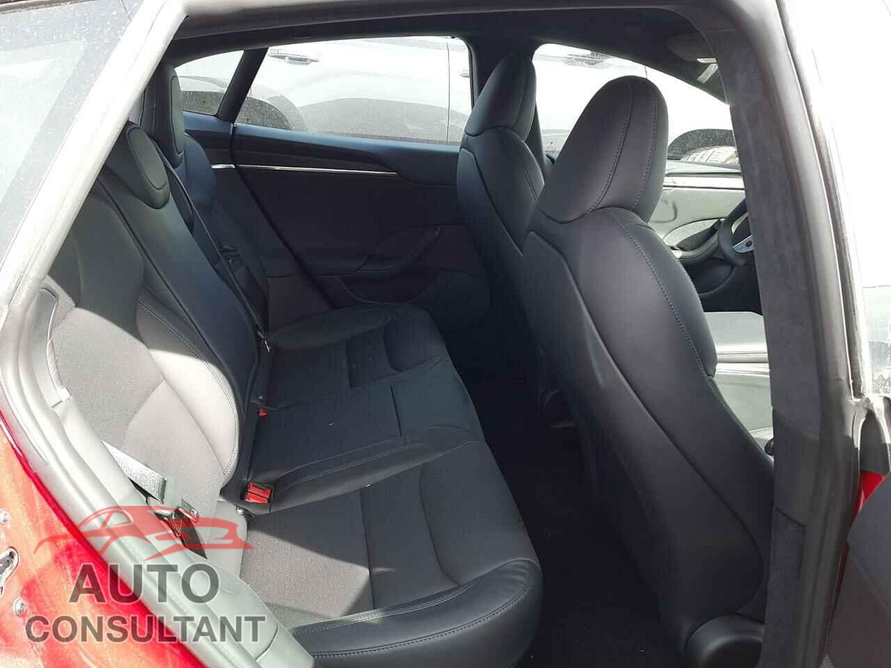 TESLA MODEL S 2021 - 5YJSA1E5XMF456546