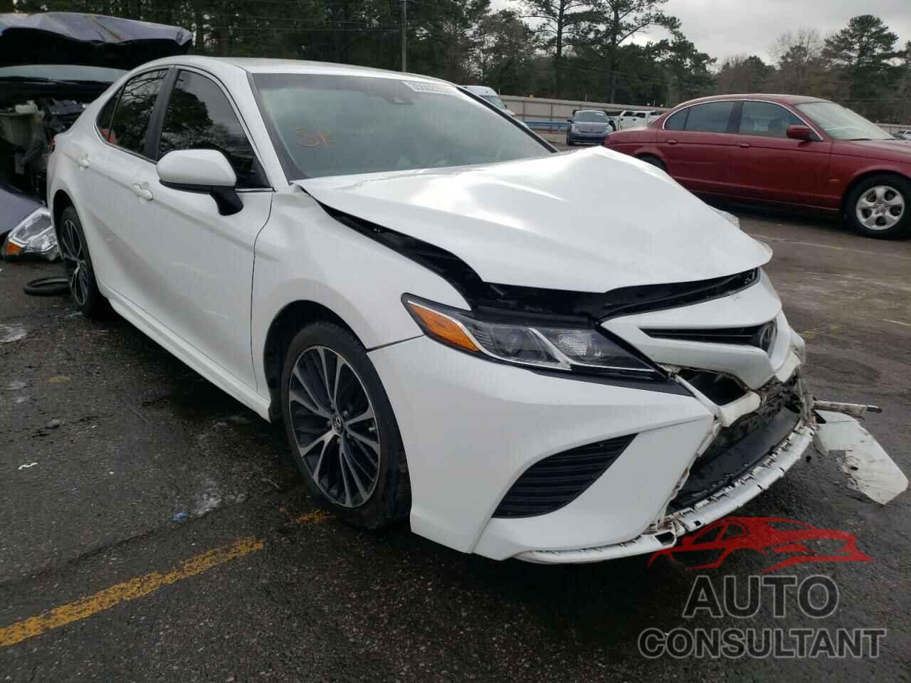TOYOTA CAMRY 2018 - 4T1B11HK0JU142050