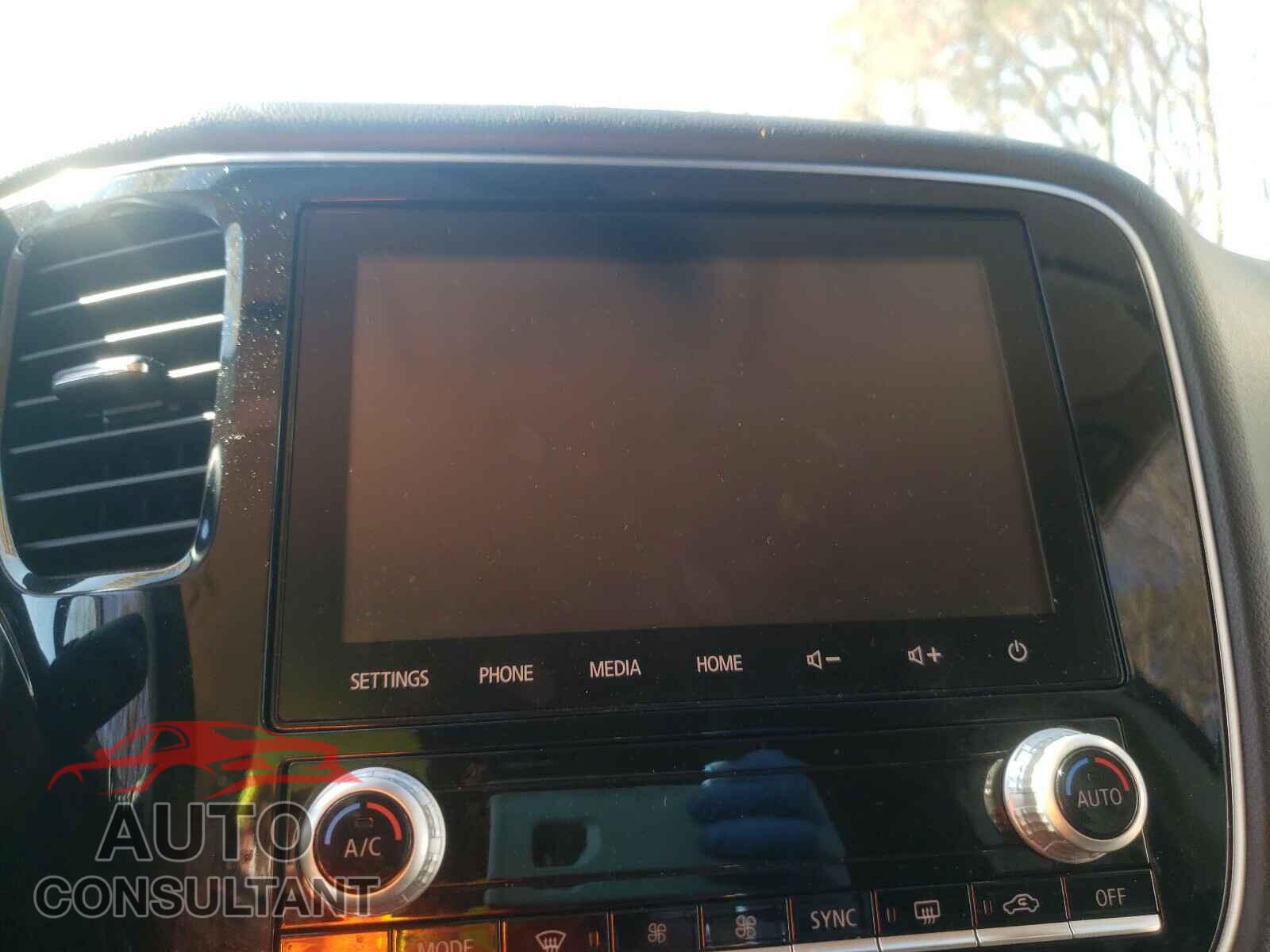 MITSUBISHI OUTLANDER 2020 - JA4AZ3A30LZ020604