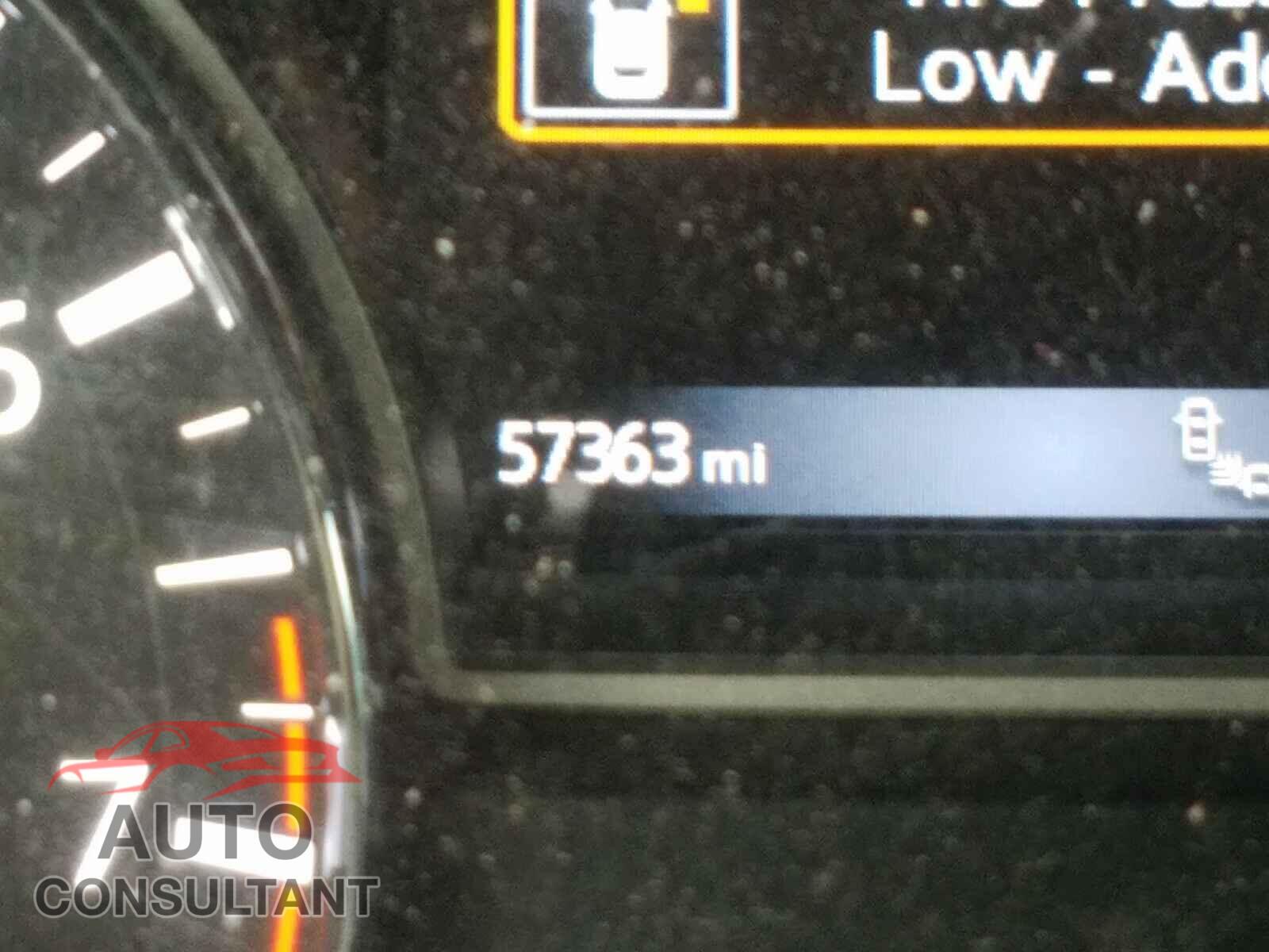 NISSAN PATHFINDER 2018 - 5N1DR2MM1JC607780