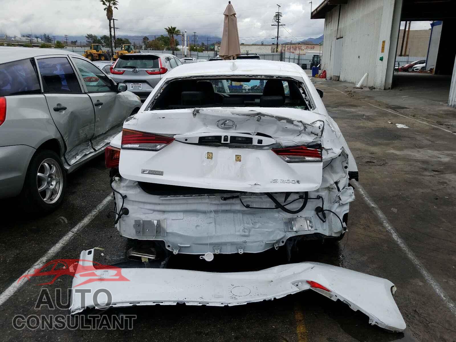 LEXUS IS 2017 - JTHBA1D22H5059426