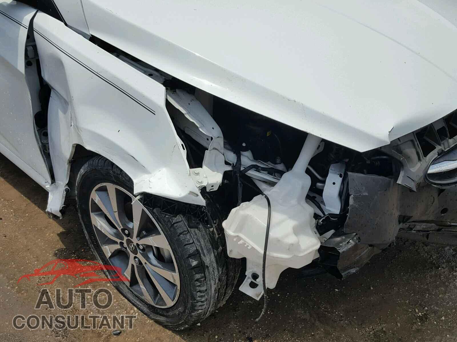 HYUNDAI ACCENT 2015 - KMHCU5AE0FU227257