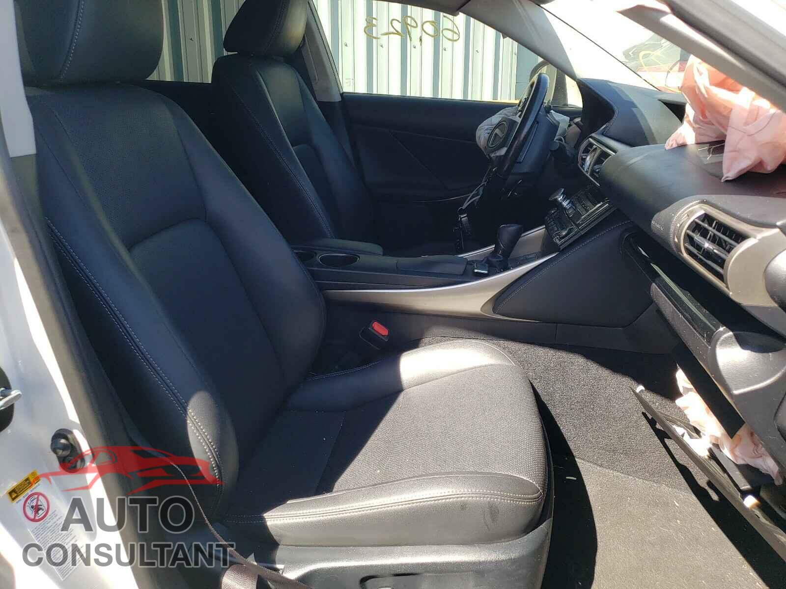 LEXUS IS 2016 - JTHBA1D29G5014577