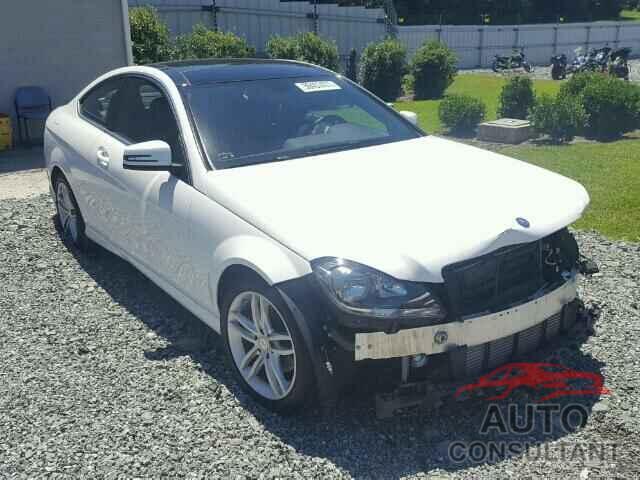 MERCEDES-BENZ C250 2015 - WDDGJ4HB9FG404008