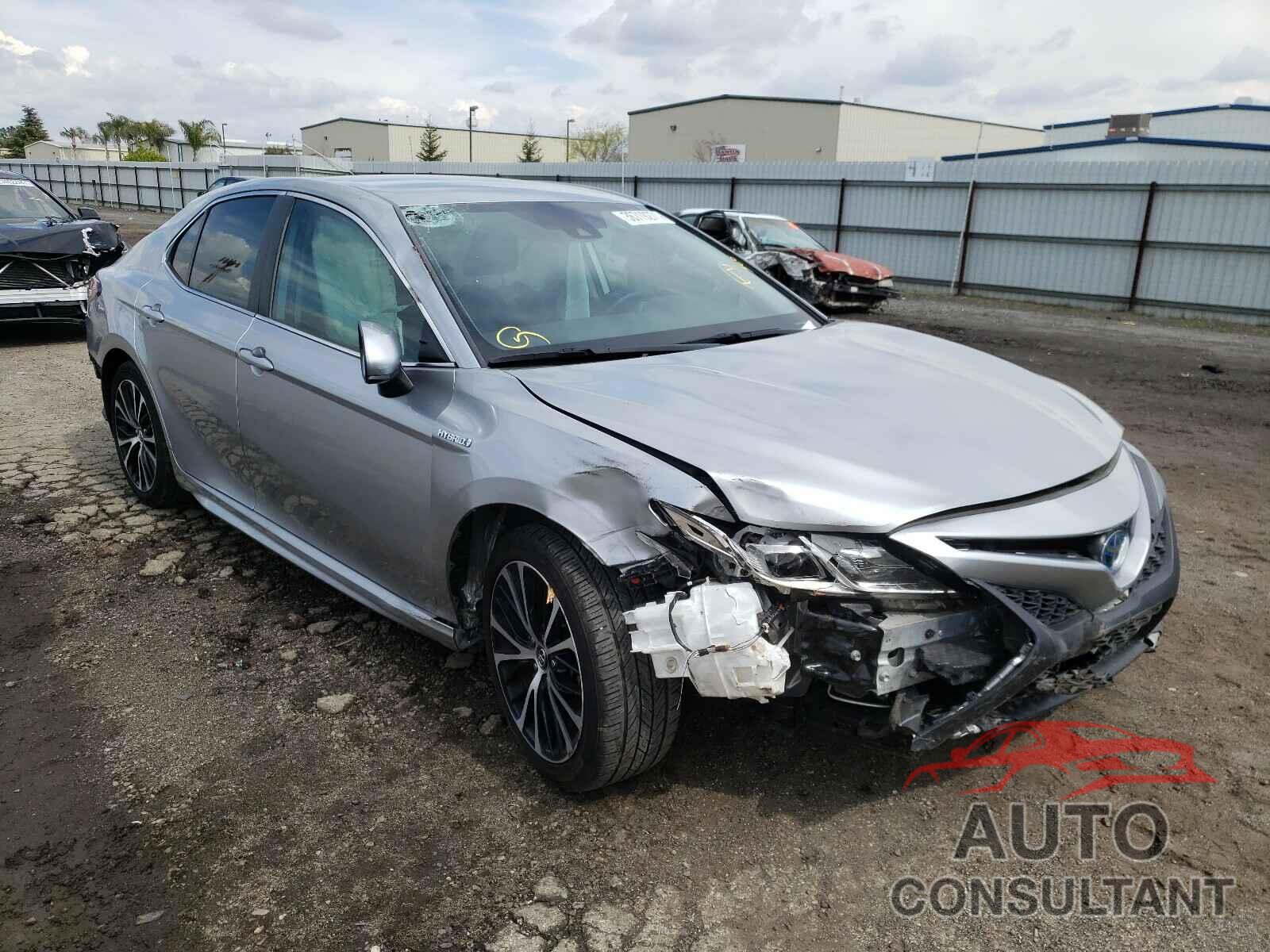 TOYOTA CAMRY 2019 - 4T1B21HK0KU518129