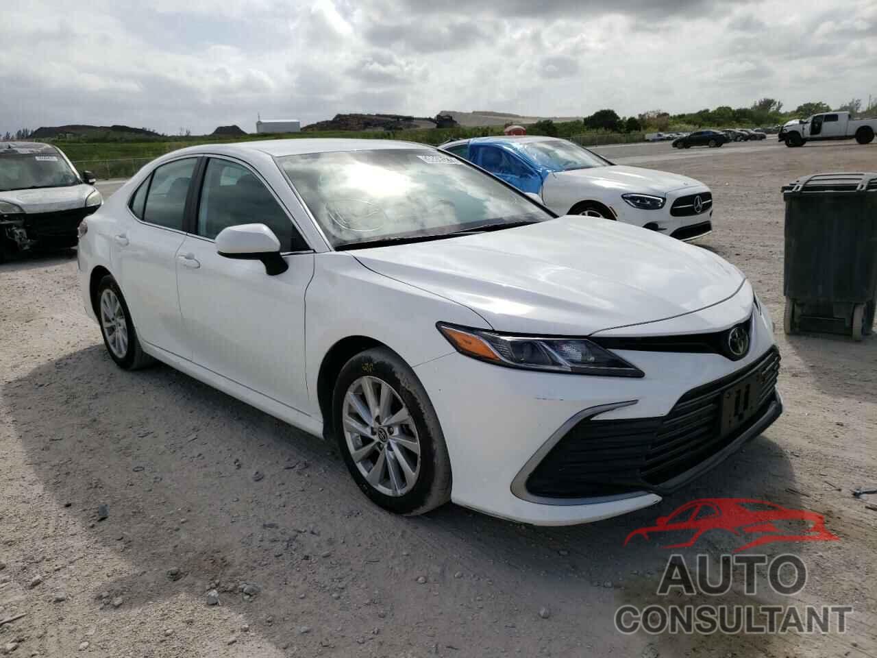 TOYOTA CAMRY 2021 - 4T1C11AK7MU526703