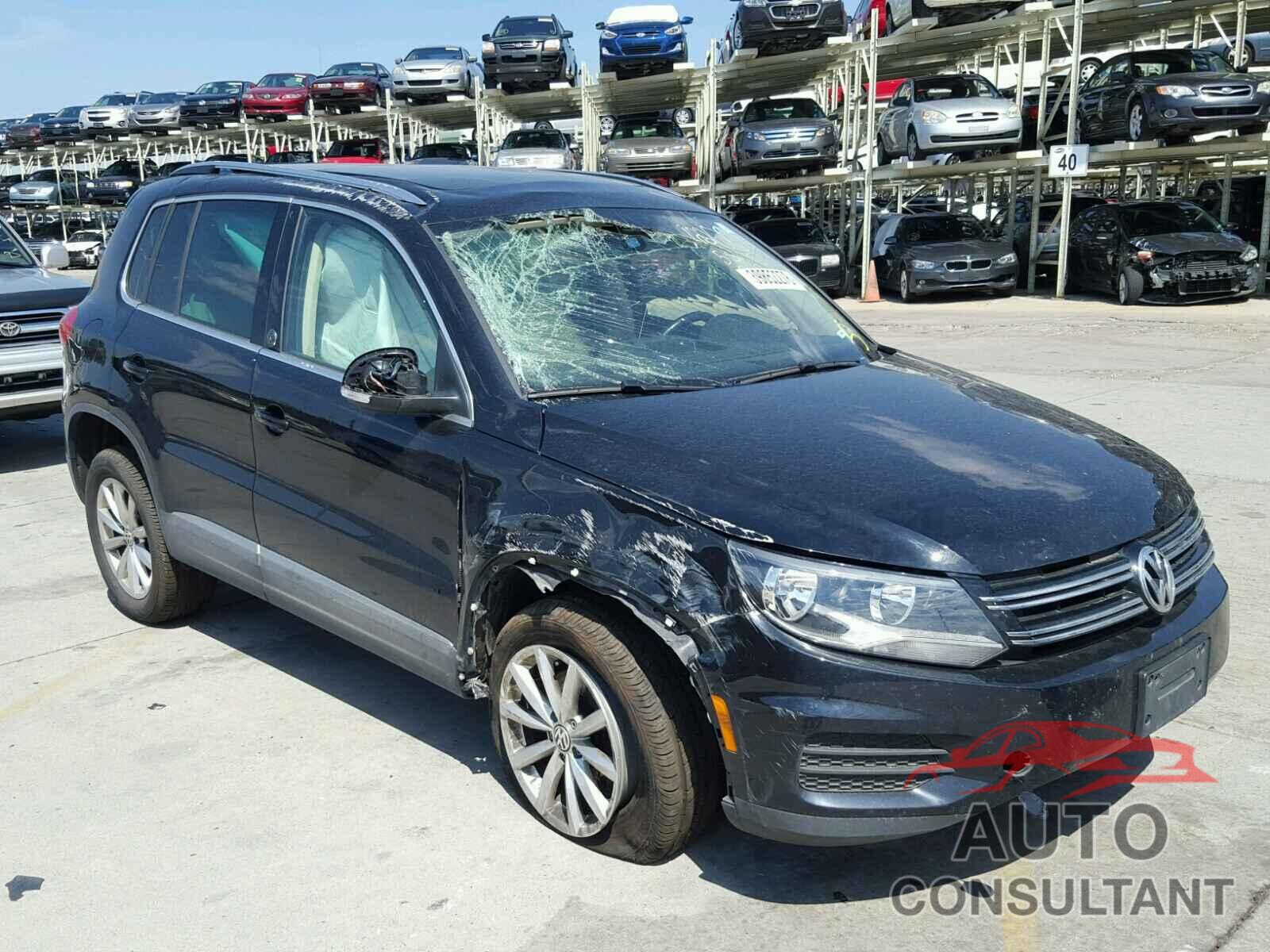 VOLKSWAGEN TIGUAN 2017 - WVGSV7AX6HK018870