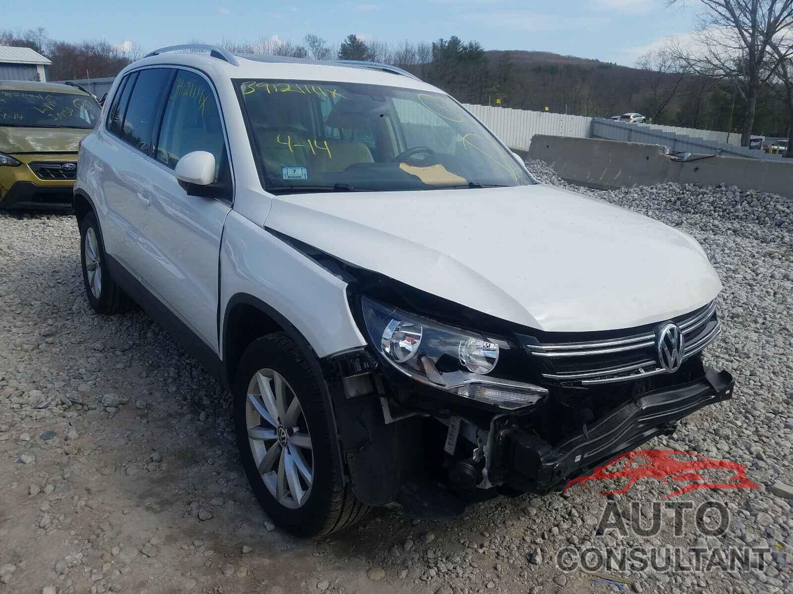 VOLKSWAGEN TIGUAN 2017 - WVGSV7AX5HK025356
