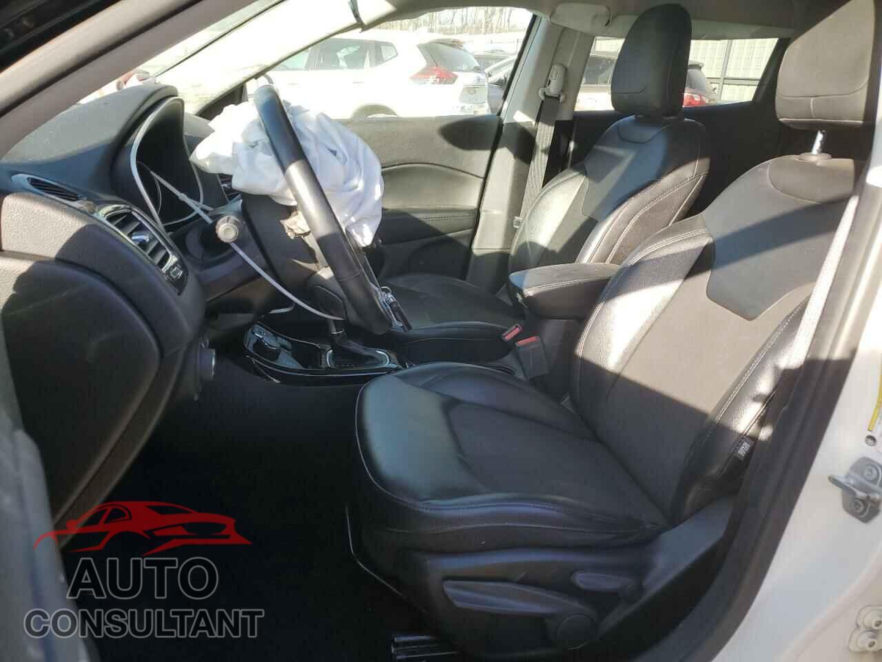 JEEP COMPASS 2020 - 3C4NJDBB0LT115228