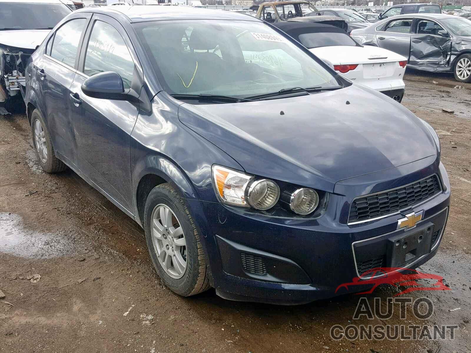 CHEVROLET SONIC 2015 - 1FM5K7D80JGA25655