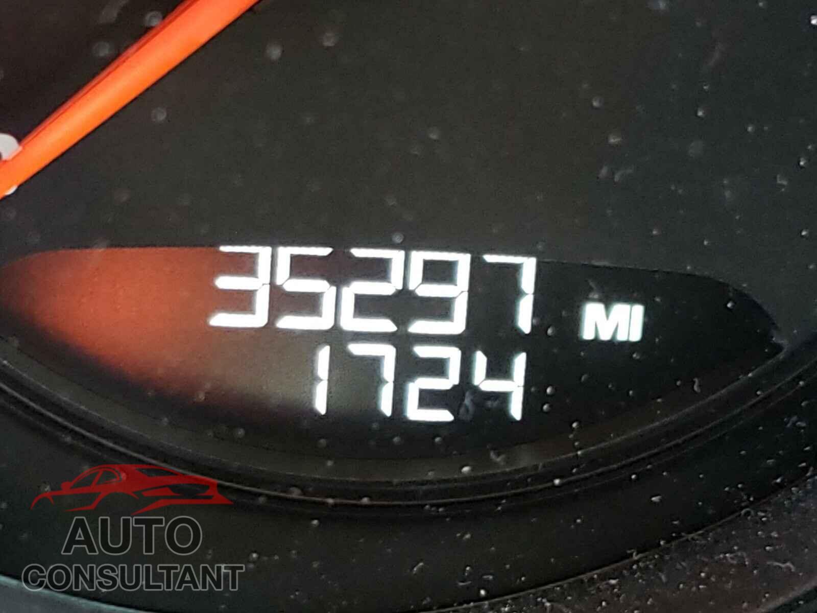 PORSCHE MACAN 2017 - WP1AA2A54HLB03356
