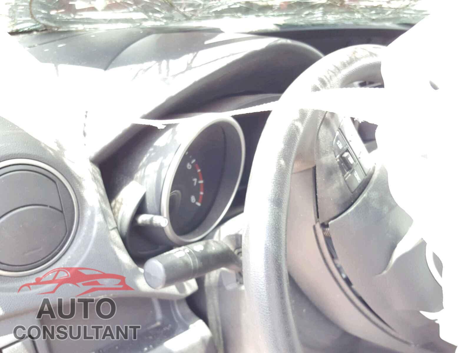 MAZDA 5 2015 - JM1CW2BL8F0182389