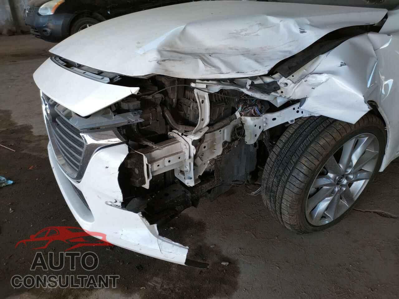 MAZDA 3 2017 - 3MZBN1V76HM121952