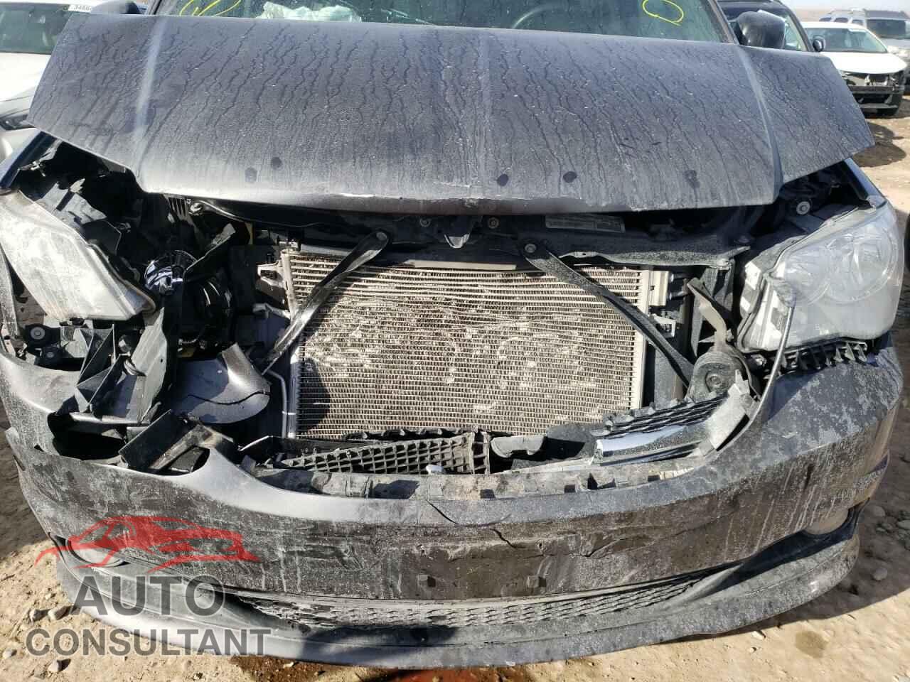 DODGE GRAND CARA 2018 - 2C4RDGCG7JR268564