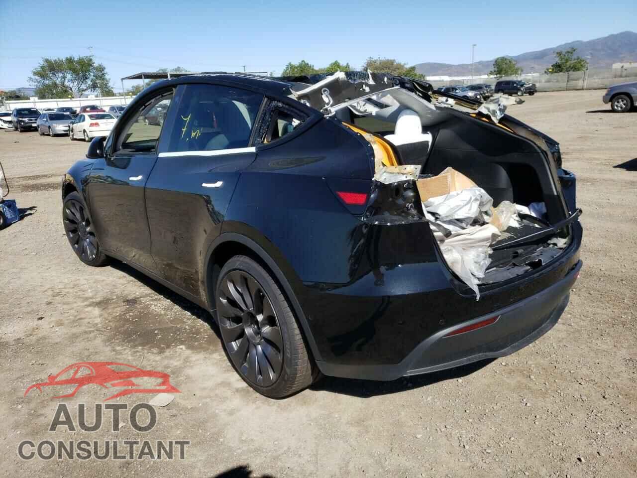 TESLA MODEL Y 2021 - 5YJYGDEF4MF303924