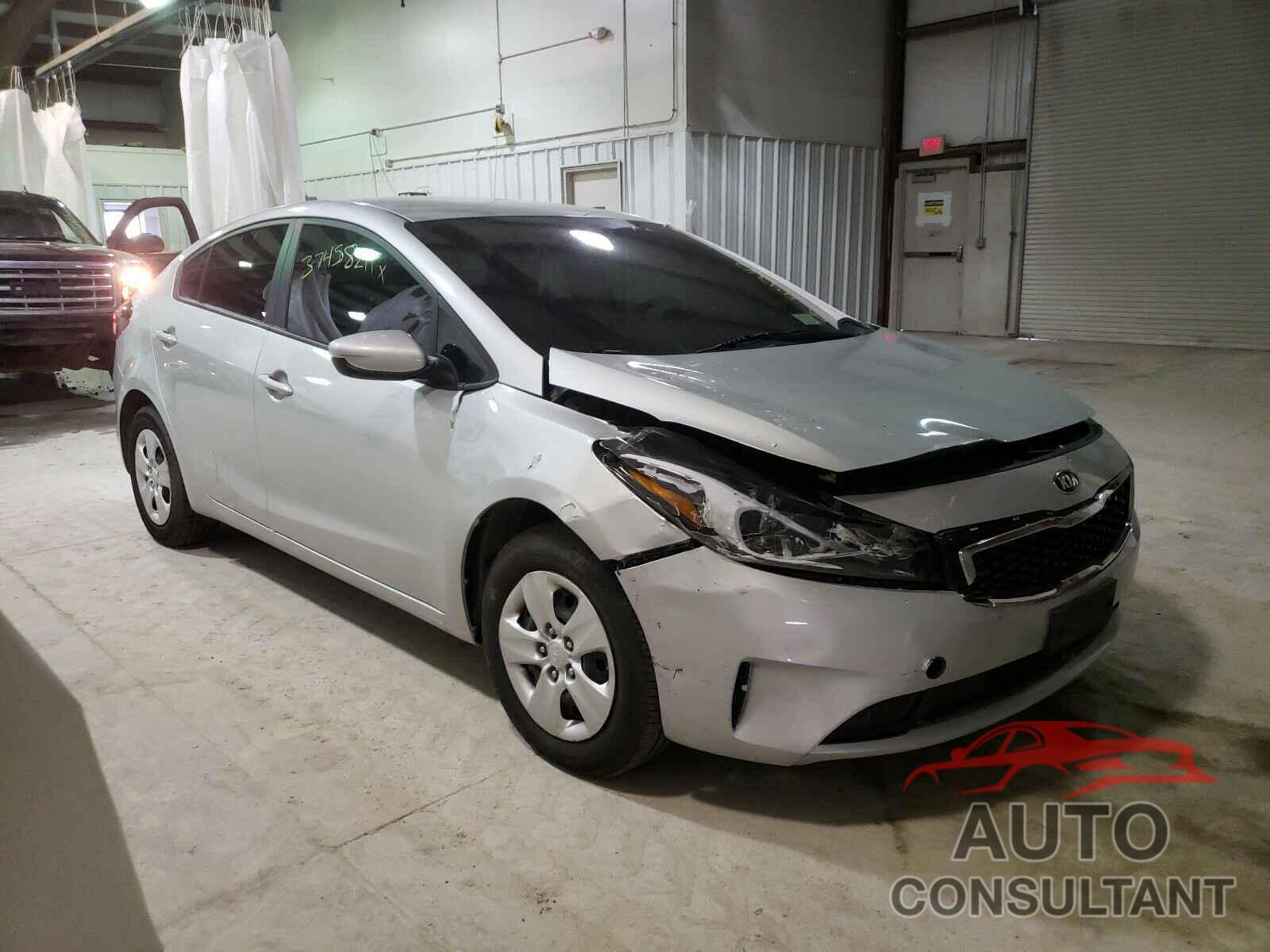 KIA FORTE 2018 - 3KPFK4A75JE170077