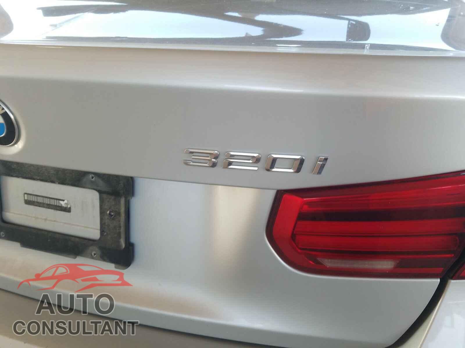 BMW 3 SERIES 2016 - WBA8E1G52GNU11230