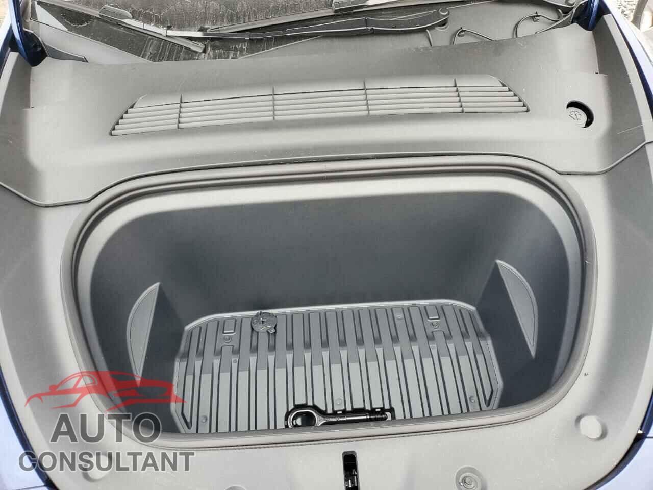 TESLA MODEL Y 2023 - 7SAYGAEE2PF689160