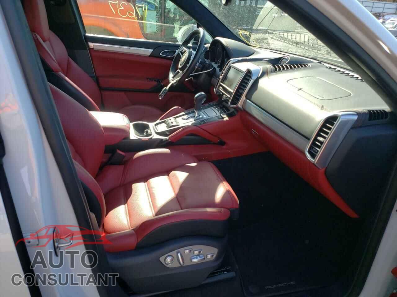 PORSCHE CAYENNE 2016 - WP1AC2A27GLA88107