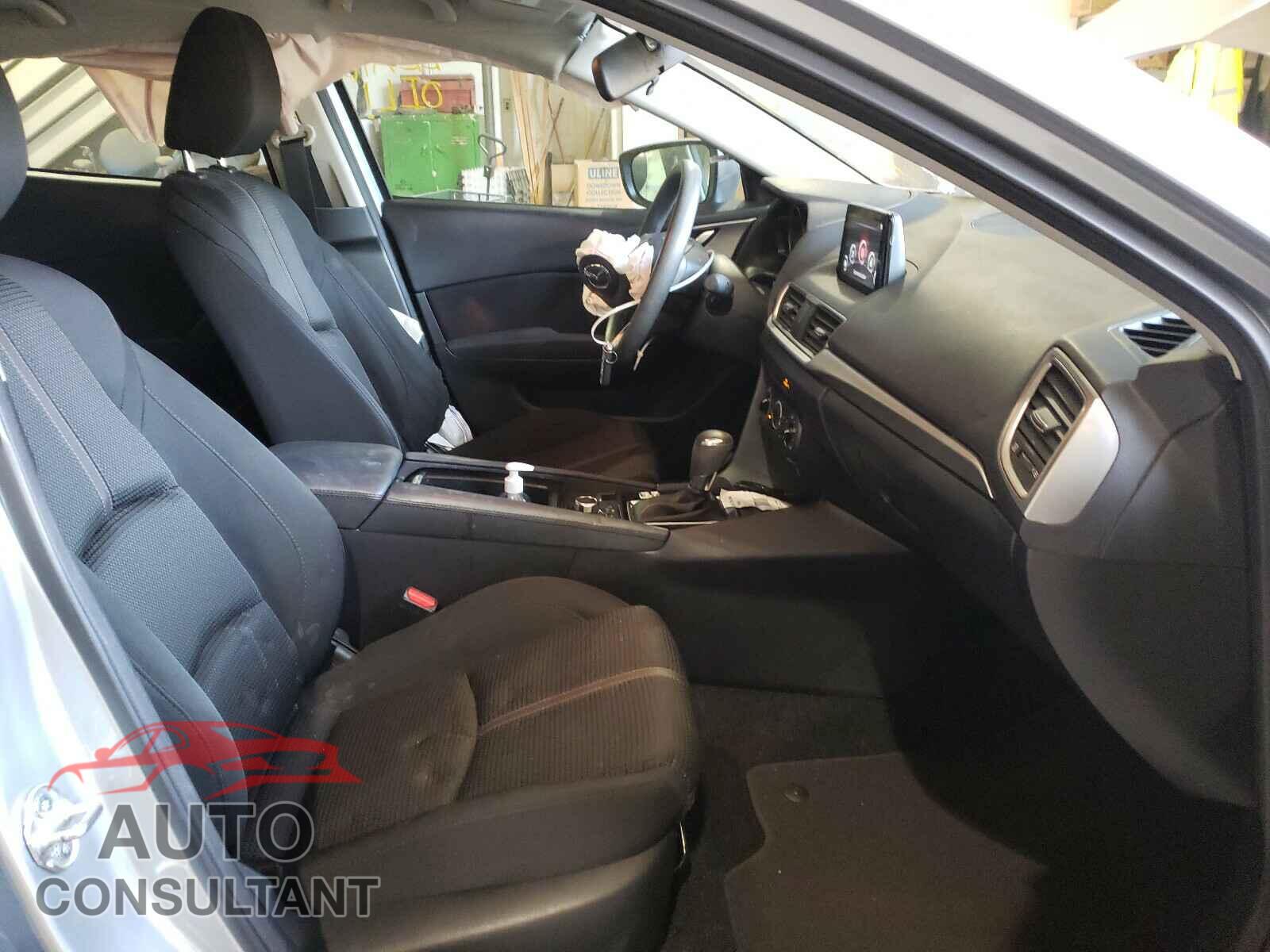 MAZDA 3 2018 - 3MZBN1U7XJM217560