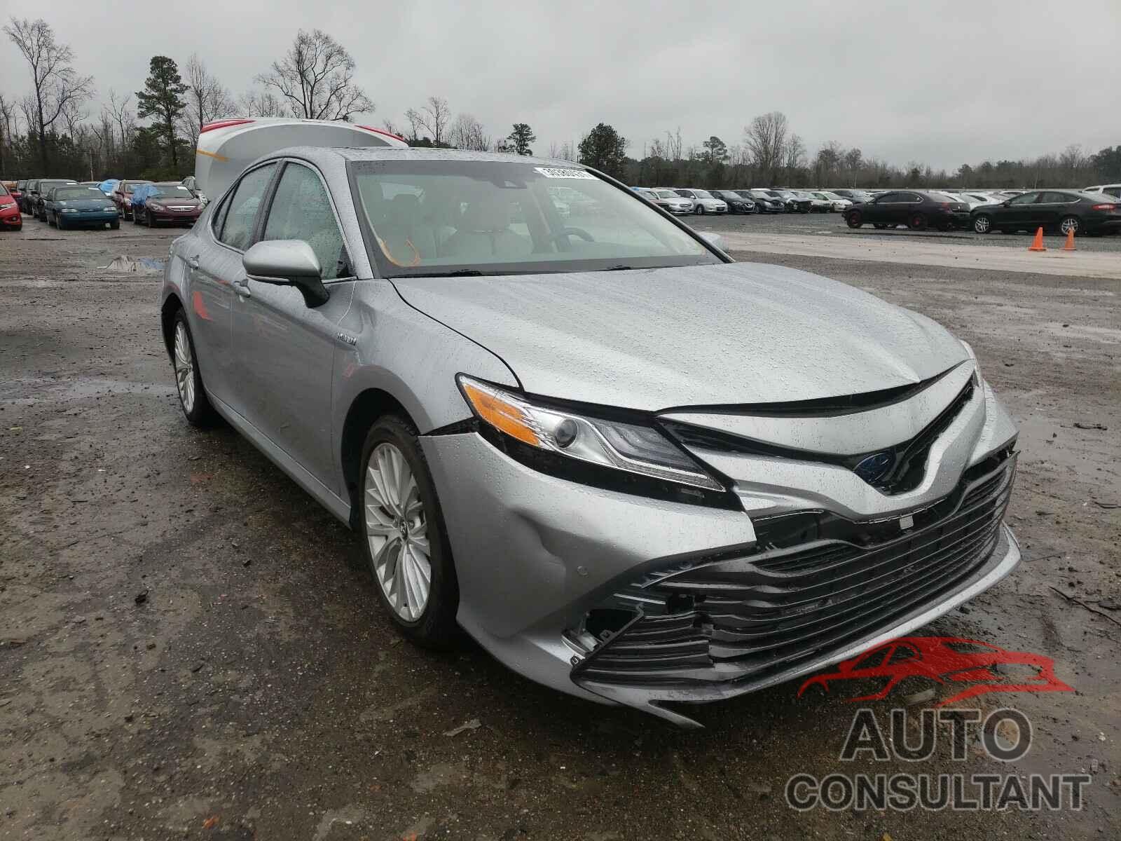 TOYOTA CAMRY 2018 - 4T1B21HK4JU003634