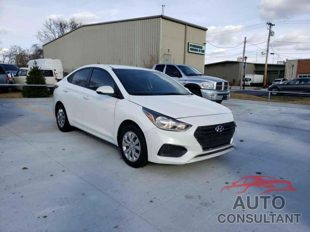HYUNDAI ACCENT 2018 - 3KPC24A33JE026110