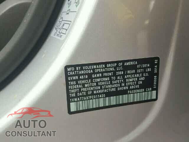 VOLKSWAGEN PASSAT 2015 - 1VWAT7A37FC011420