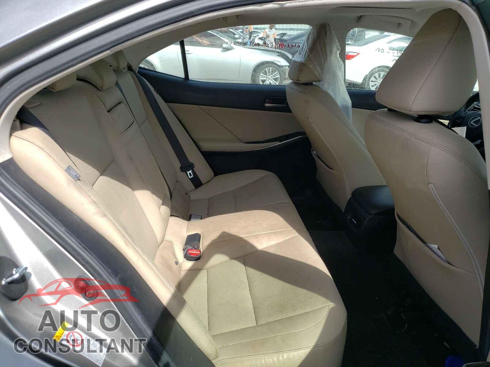 LEXUS IS 2018 - JTHBA1D20J5077641