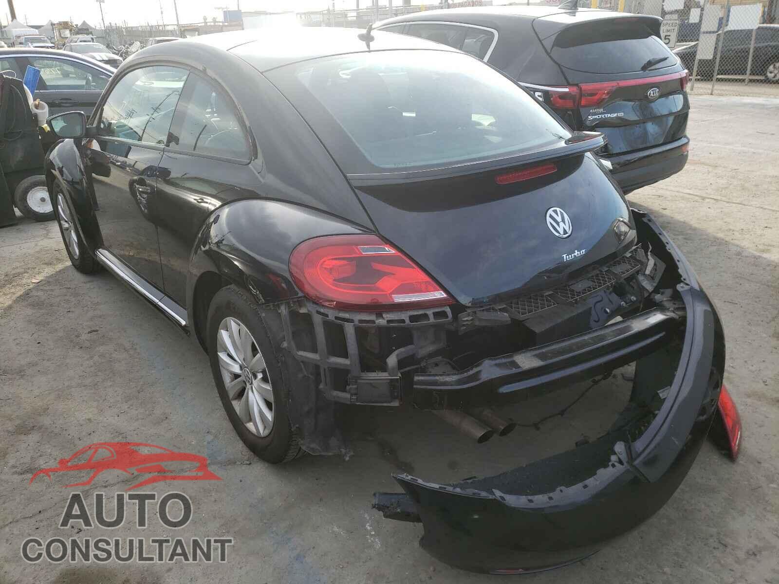 VOLKSWAGEN BEETLE 2019 - 3VWFD7AT5KM711447