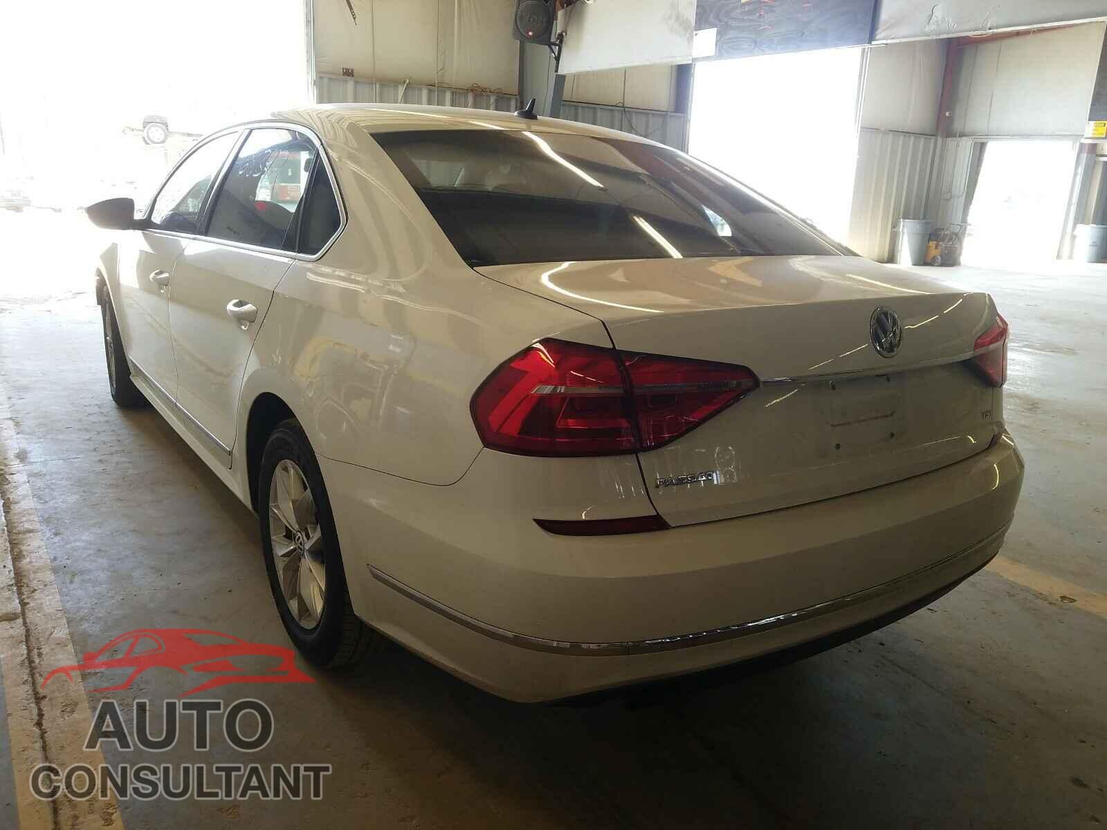 VOLKSWAGEN PASSAT 2016 - 1VWAT7A32GC022343