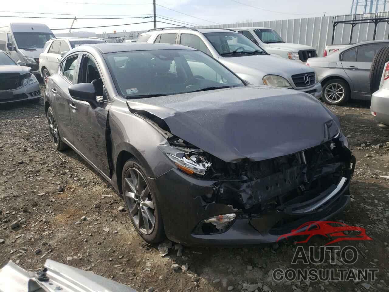 MAZDA 3 2018 - 3MZBN1L33JM197084