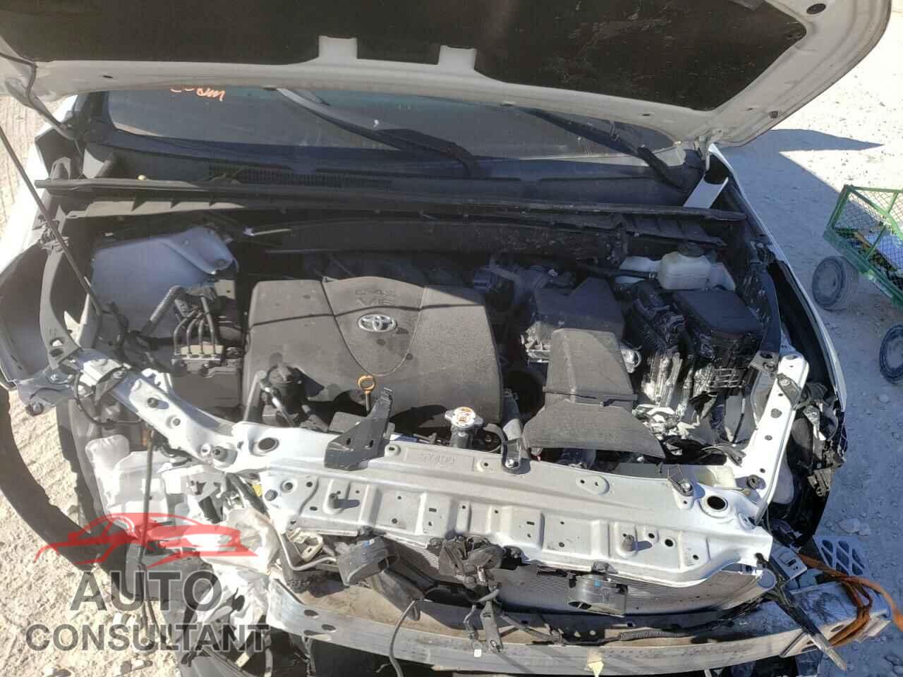TOYOTA HIGHLANDER 2018 - 5TDZZRFH7JS263177