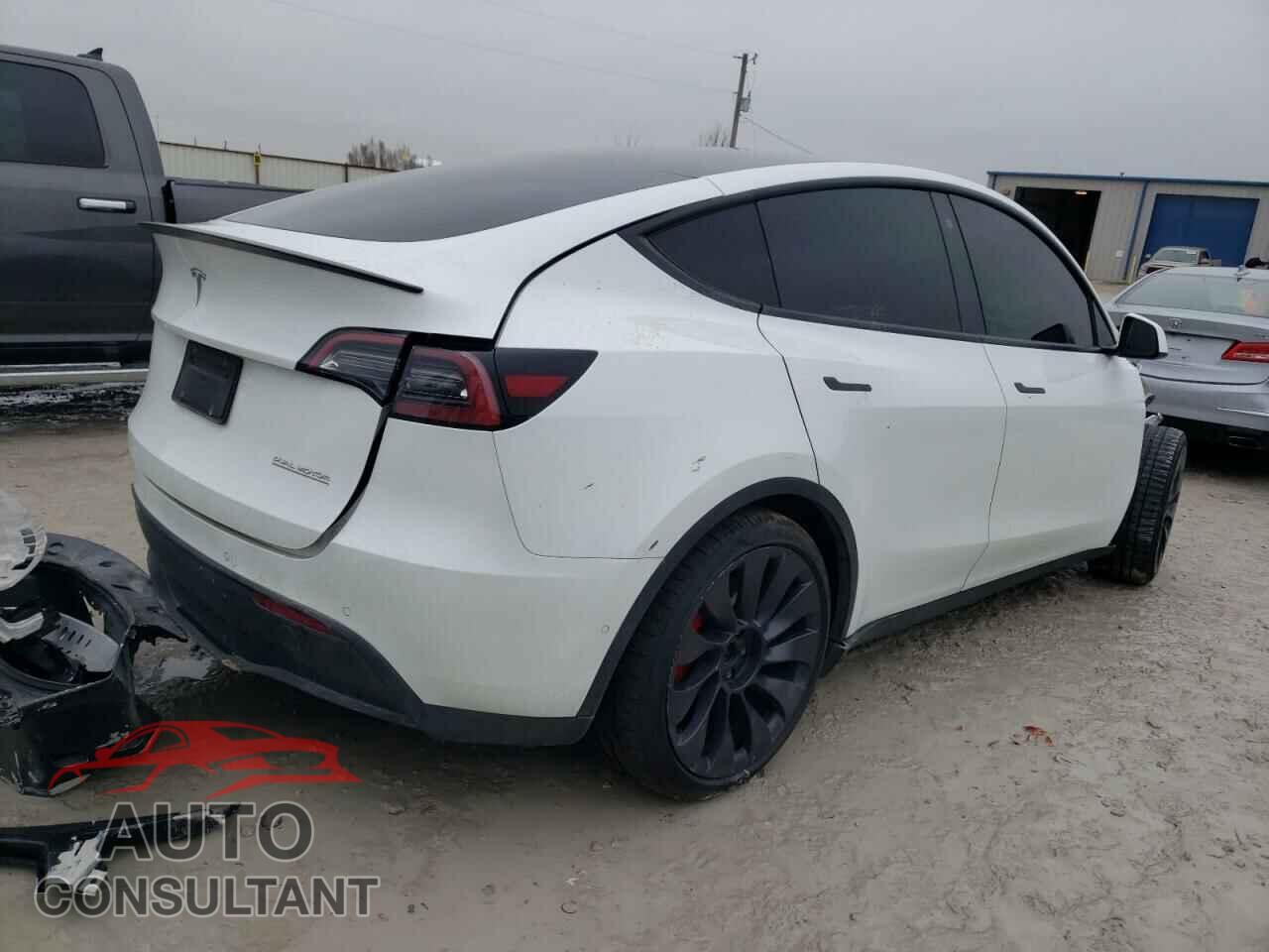 TESLA MODEL Y 2021 - 5YJYGDEFXMF243003