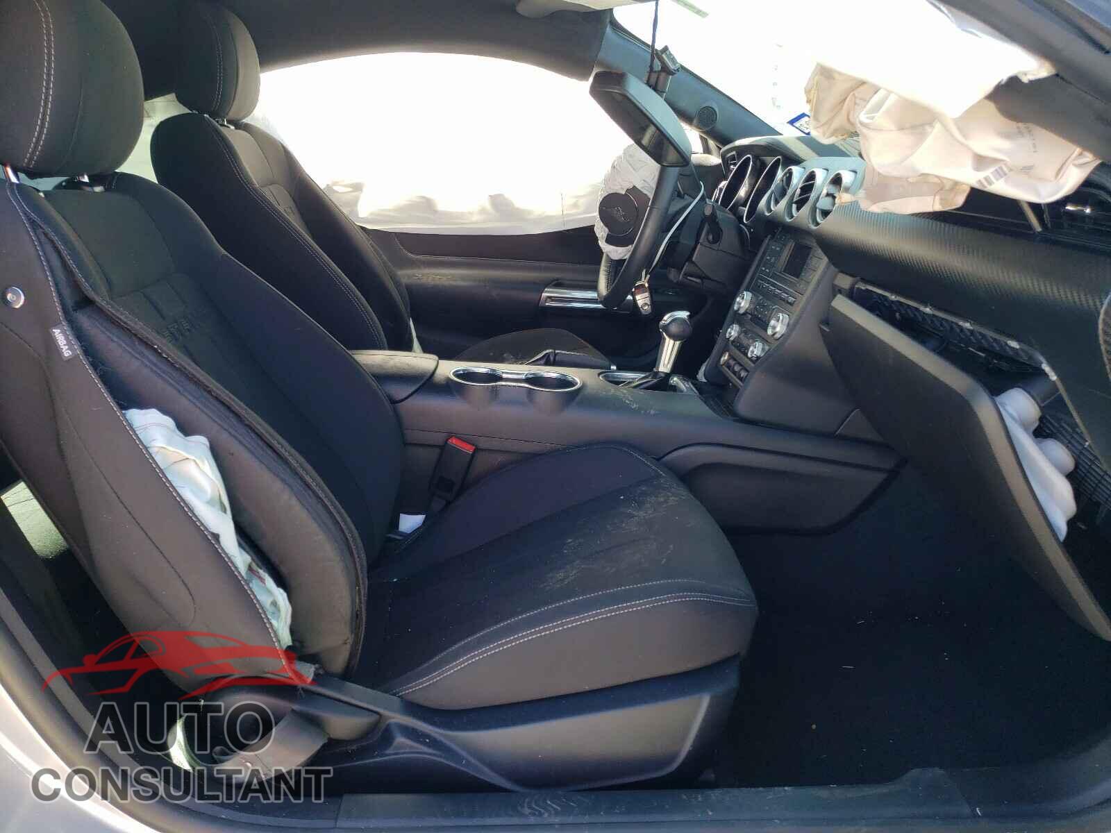 FORD MUSTANG 2018 - 1FA6P8TH8J5144623