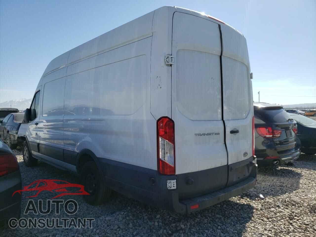 FORD TRANSIT CO 2017 - 1FTYR3XMXHKB16115