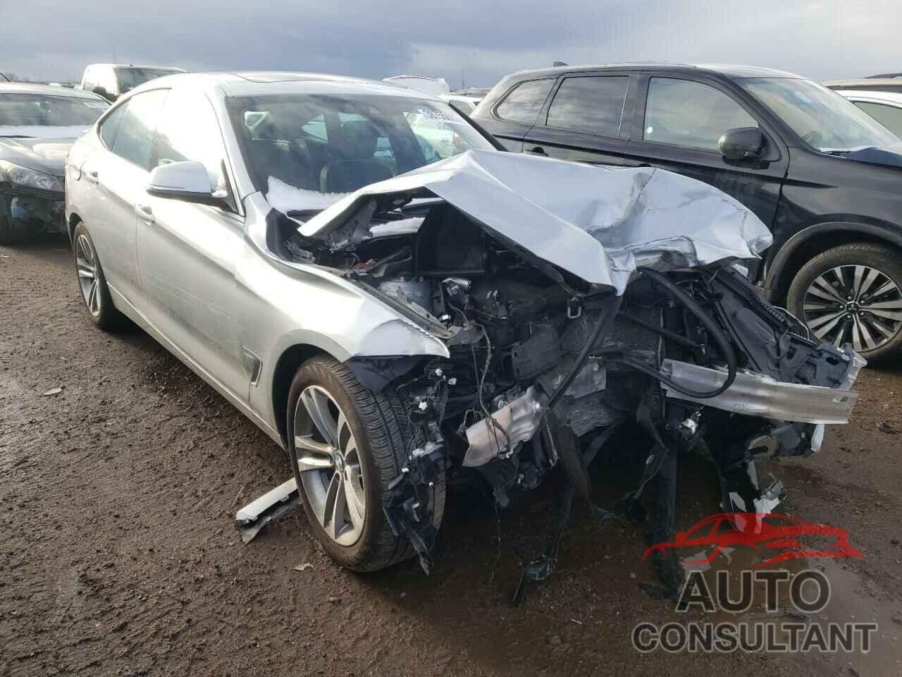 BMW 3 SERIES 2018 - WBA8Z9C56JG828631
