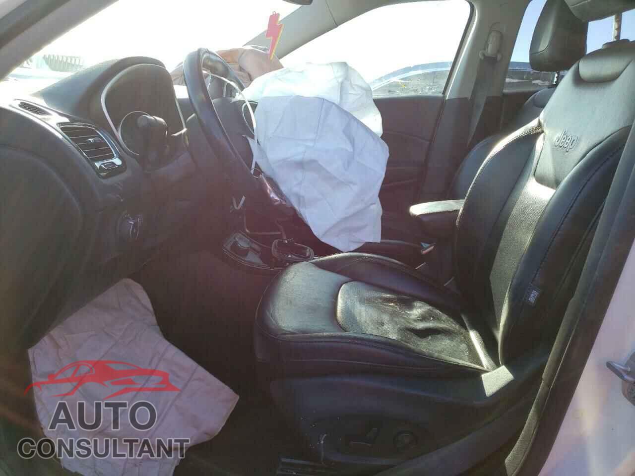JEEP COMPASS 2019 - 3C4NJDCB2KT620586