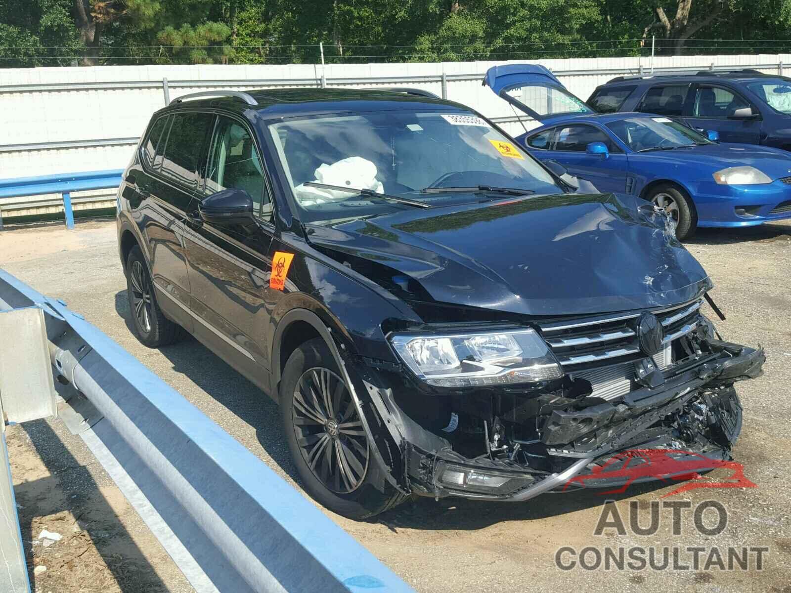 VOLKSWAGEN TIGUAN SE 2018 - 3VV3B7AX7JM070364