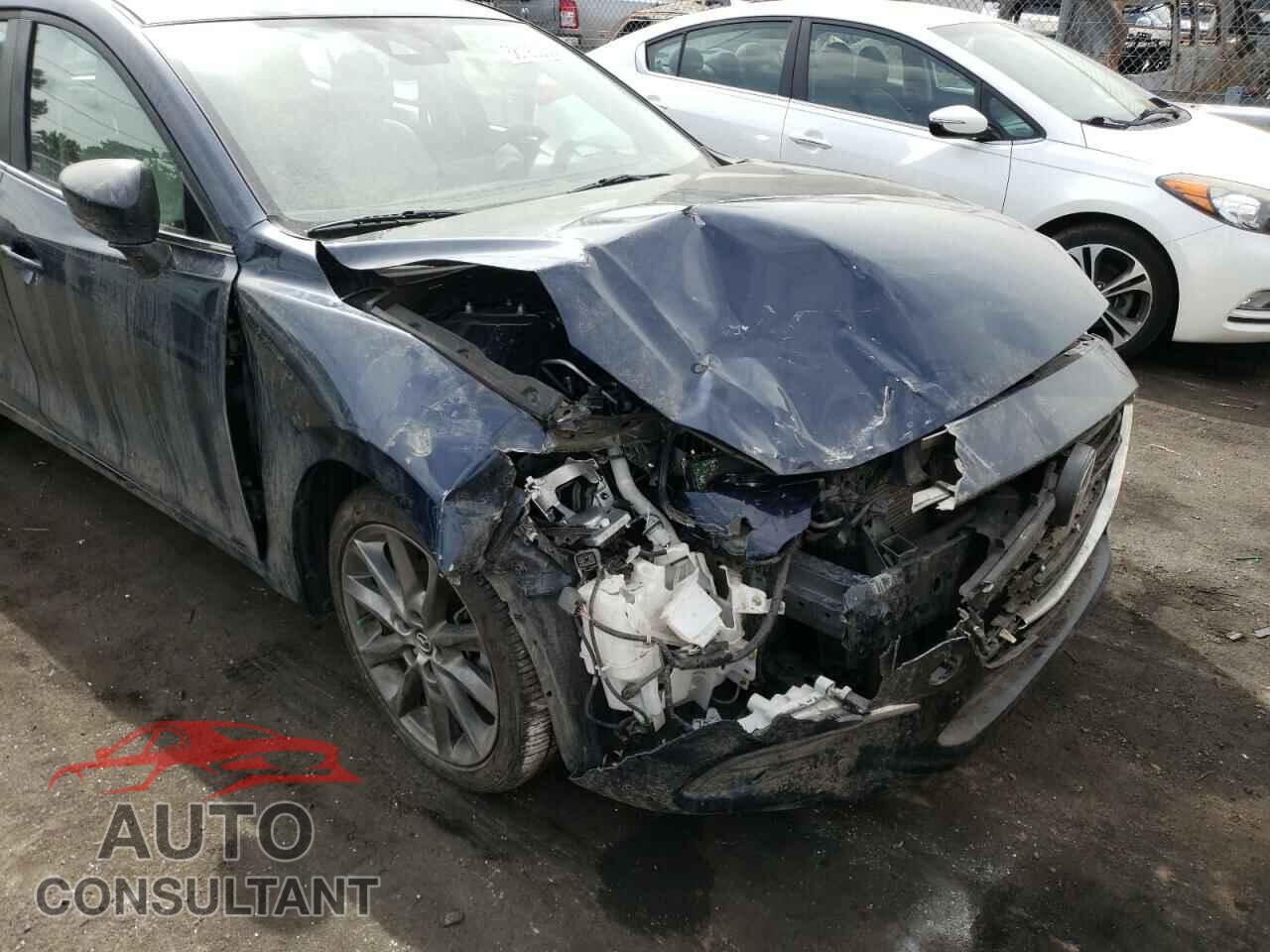 MAZDA 3 2018 - 3MZBN1M38JM170817