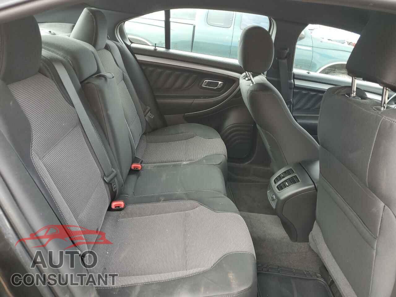 FORD TAURUS 2018 - 1FAHP2E86JG136253
