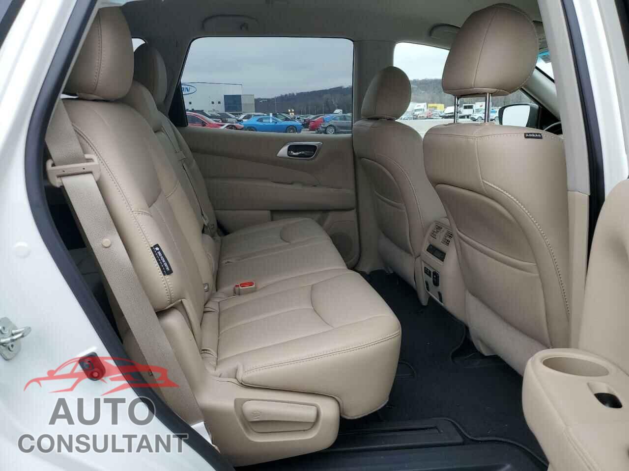 NISSAN PATHFINDER 2019 - 5N1DR2MM7KC614931