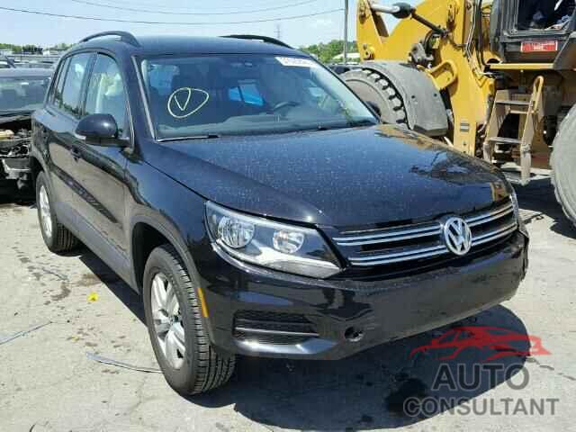 VOLKSWAGEN TIGUAN 2017 - WVGAV7AX8HK016355