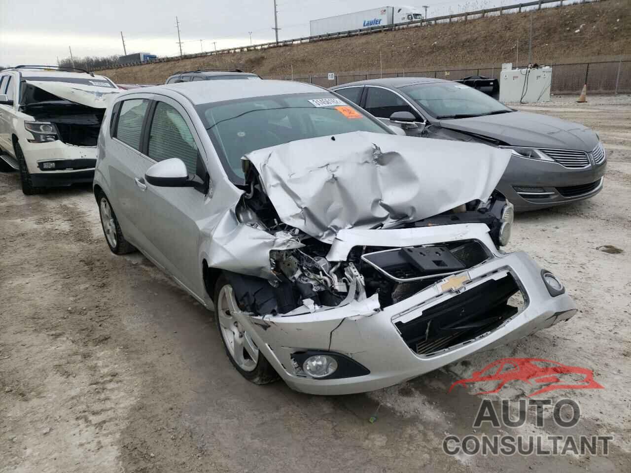 CHEVROLET SONIC 2016 - 1G1JE6SB3G4143379