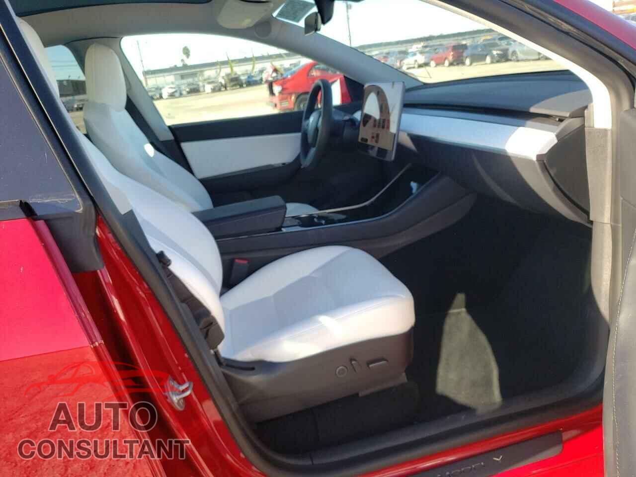 TESLA MODEL Y 2021 - 5YJYGDED9MF110604