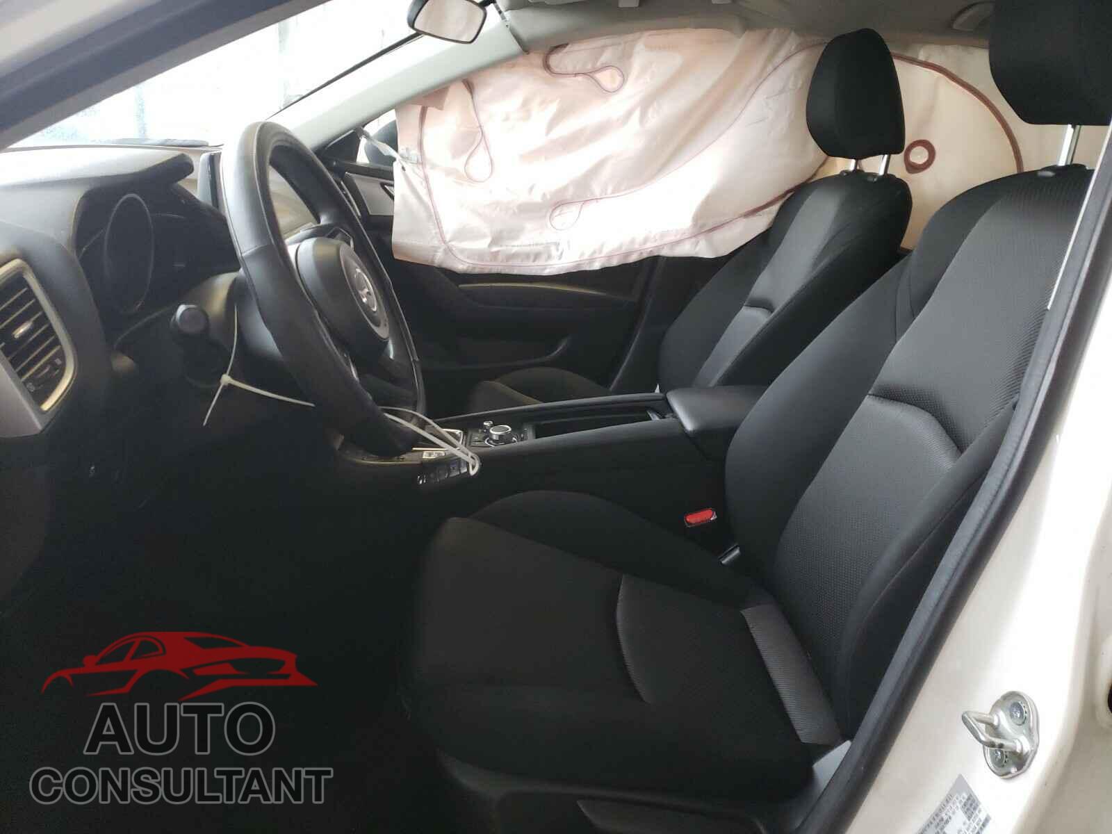 MAZDA 3 2018 - 3MZBN1U75JM228143