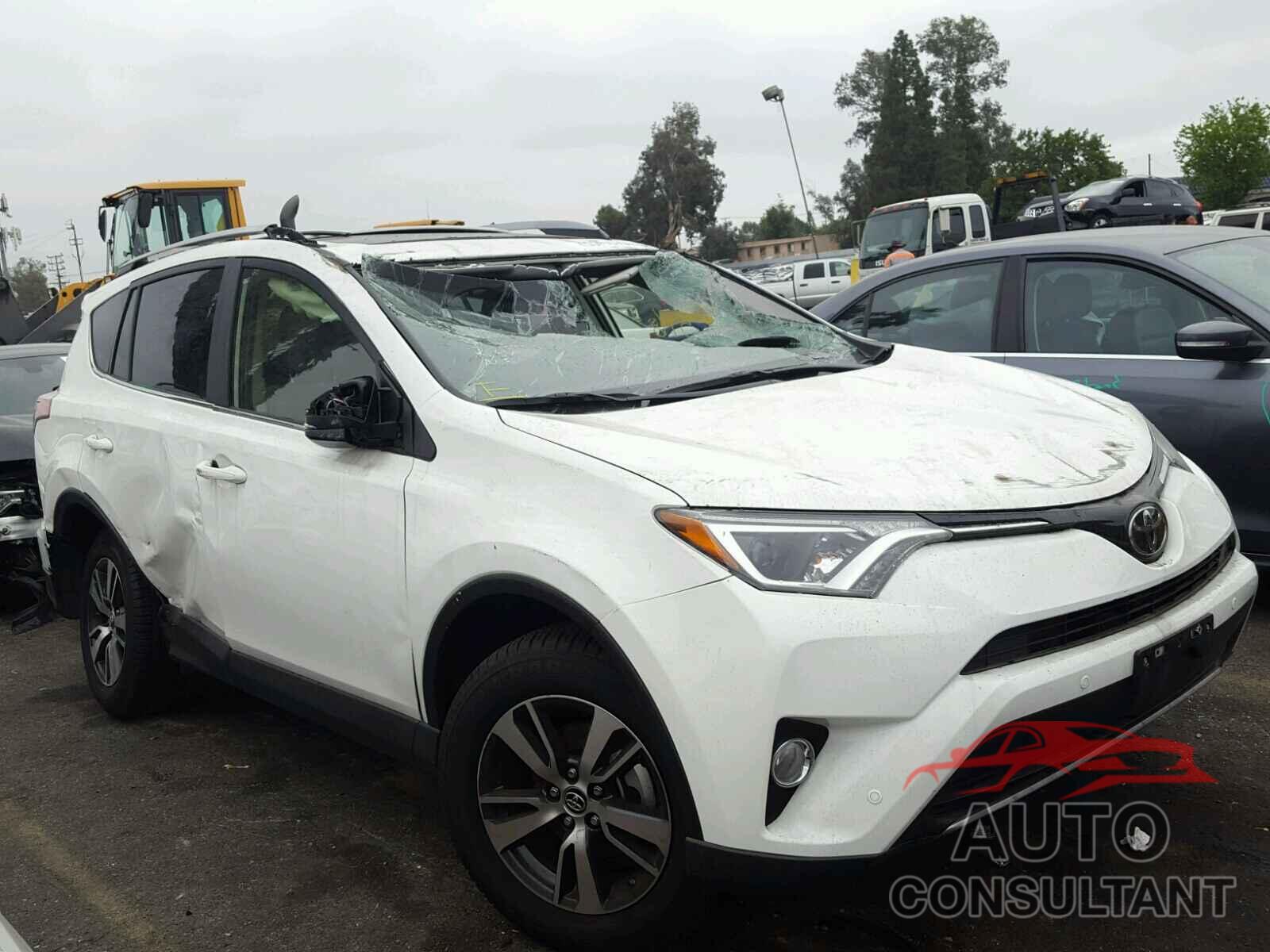 TOYOTA RAV4 2017 - JTMWFREV0HJ119612